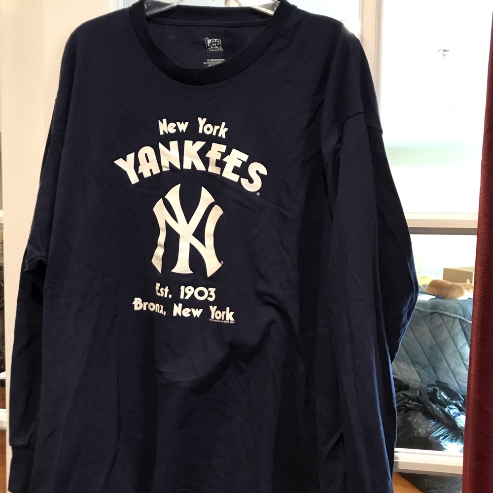 Lee shirt